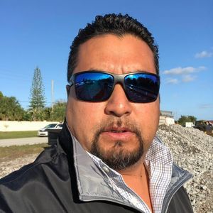 Meet your Posher, Carlos